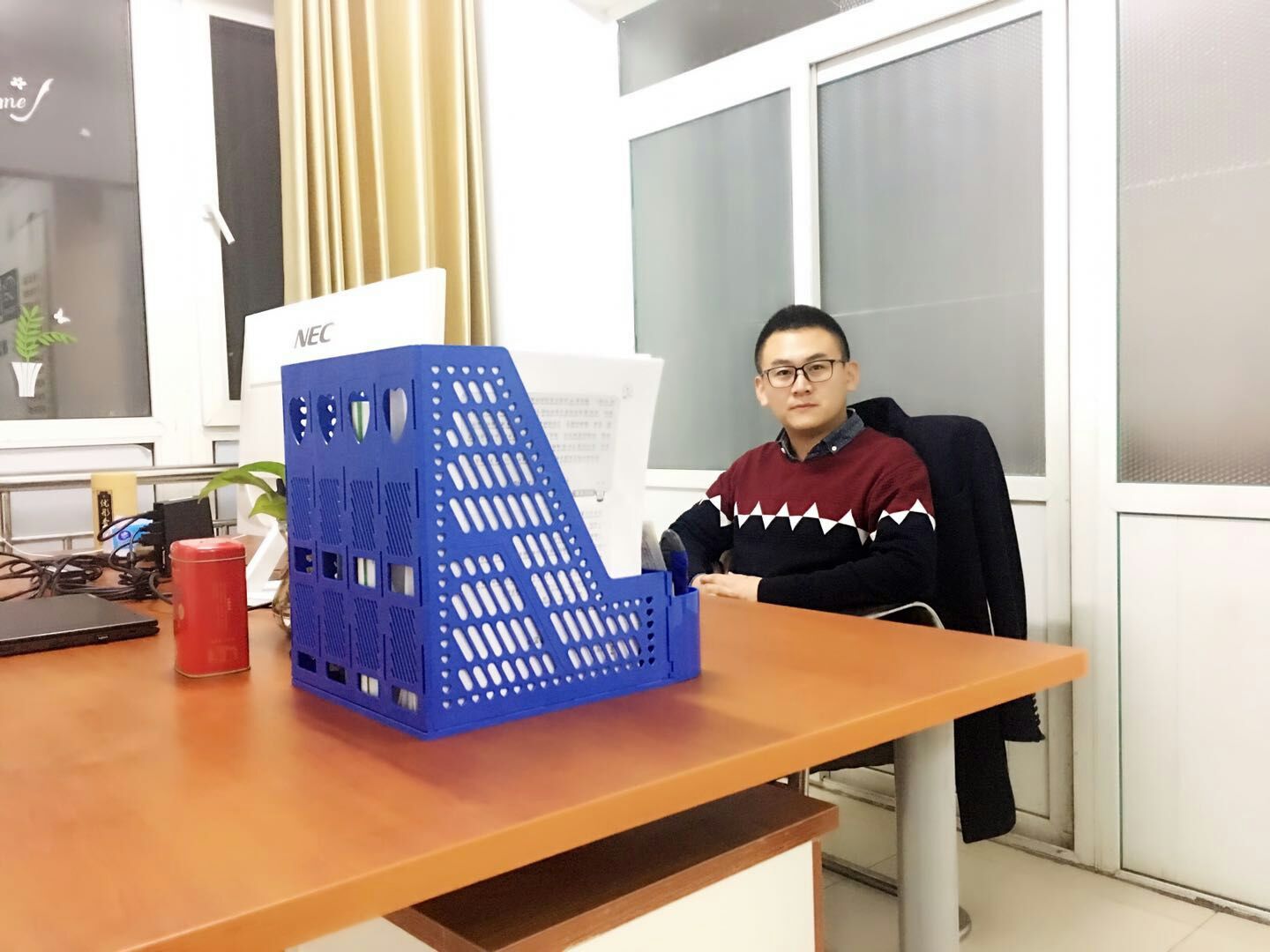 强化教师队伍建设
